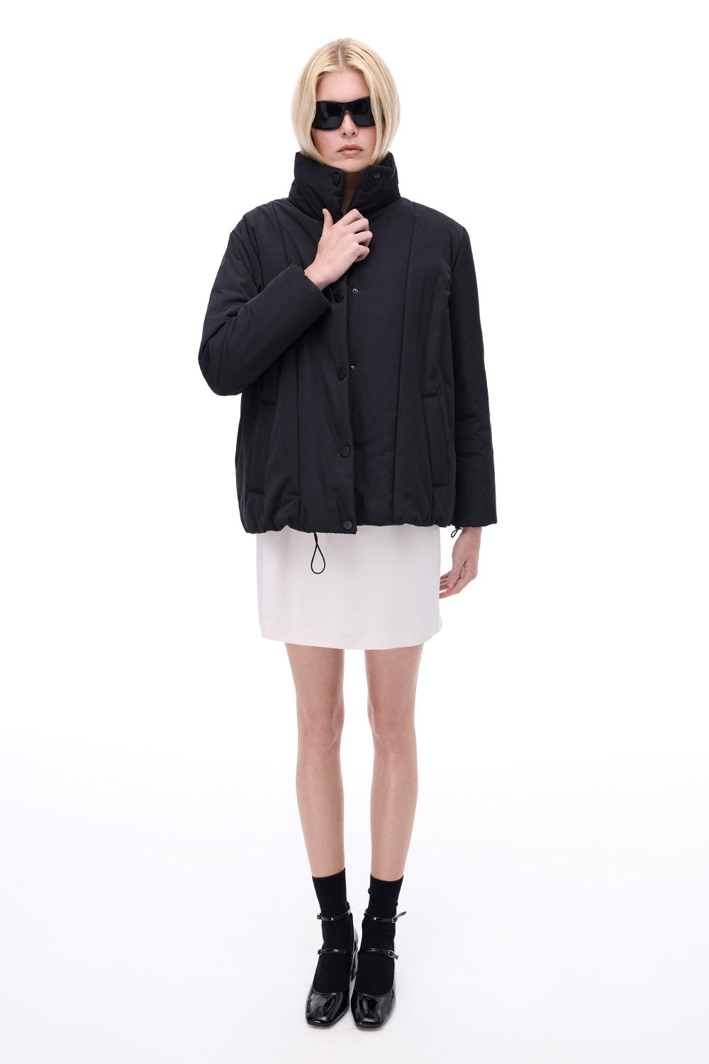 xhaketë e zezë, pamje e pasme